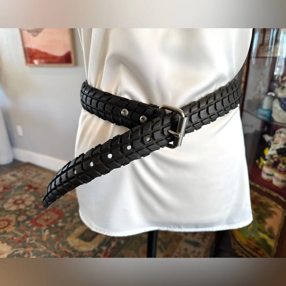 Vintage Tire Black Belt